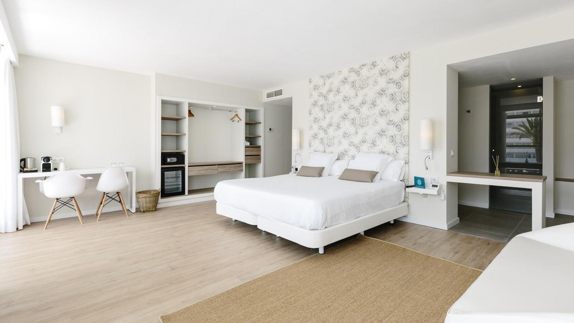 Aluasoul Ibiza - Adults Only Hotel Es Cana Kültér fotó